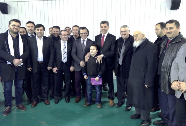 Gençleri ve aileleri bilgilendirdi