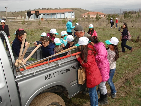 baharı fidan dikerek karşıladılar3