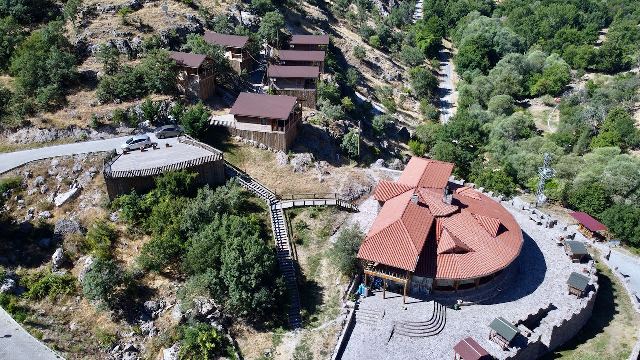 AA 20230809 31881400 31881396 SEBEN KESIN KORUNACAK HASSAS ALANLAR ILE TURIZMDE ADINDAN SOZ ETTIRMEK ISTIYOR