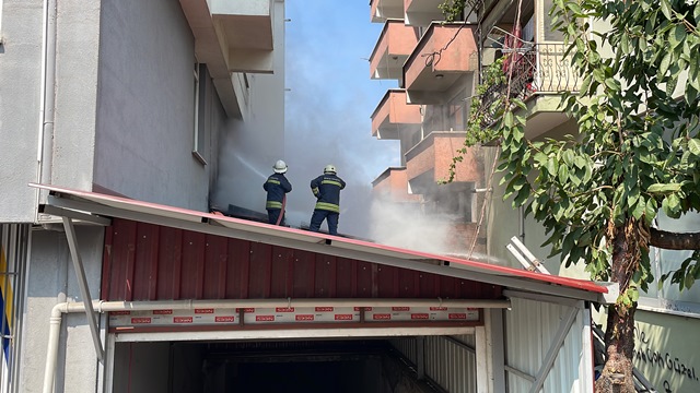 Bolu'da temizlik malzemesi deposunda çıkan yangın söndürüldü