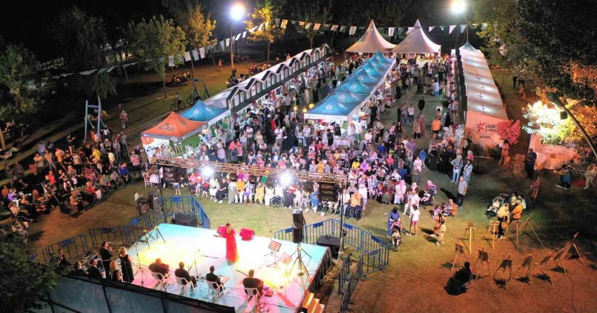 kocaelili kadinlarin el emegi goz nuru eserleri sergilendi RhW6eIip.jpg