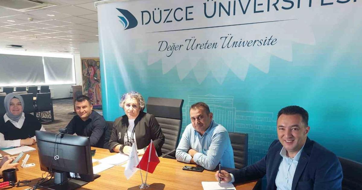 duzcede yeni ogrenciler bilgilendirildi 73U8CIhI.jpg