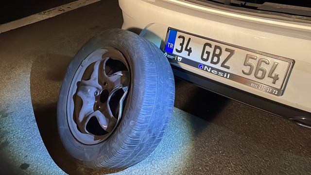 Bolu'da otoyola düşen cisim 5 aracın kaza yapmasına neden oldu