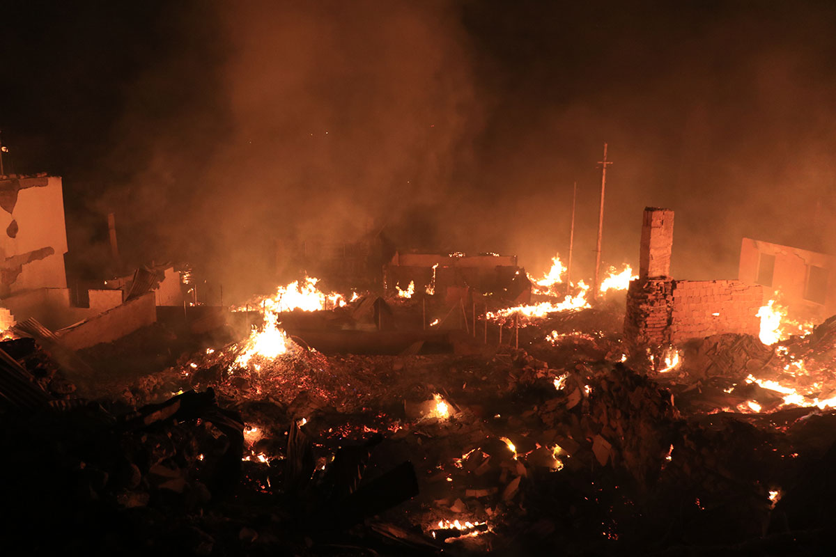 Kastamonu Tosya'da büyük yangın: Onlarca ev alevler içinde kaldı