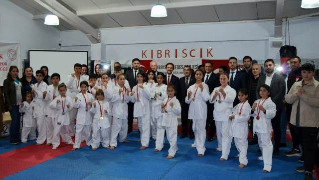 Kıbrıscık'ta karate şampiyonası düzenlendi