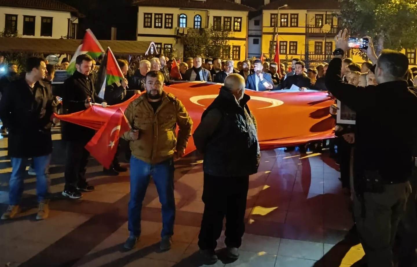 .Göynük'te Filistin'e destek yürüyüşü düzenlendi