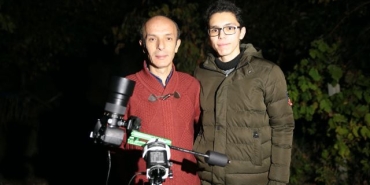 Babasının hediyesi makinayla başladığı uzay fotoğrafçılığında gözle görülmeyenleri pozluyor