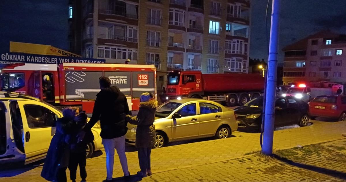 ankarada sincanda yangin kivilcimlar kanepeye sicradi 5afwPkku.jpg