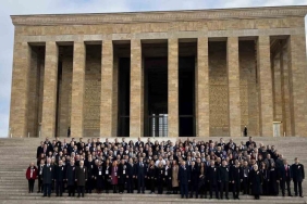 bakan tekin ve egitim kahramanlari anitkabirde bulustu LuJwGela.jpg