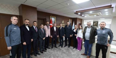 baskan buyukakin tamami halkimizin emrinde ySU2AYaL.jpg