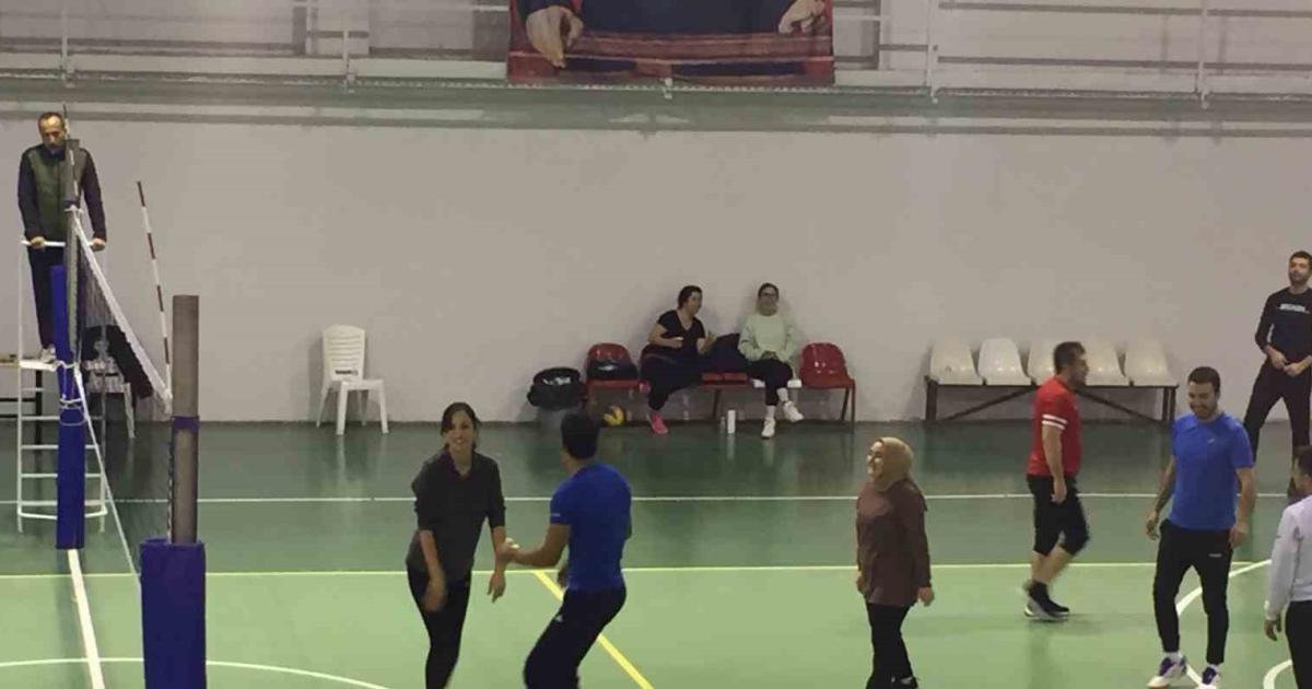 bilecikte ogretmenler bu kez parkede kozlarini paylasti GDhMv1Es.jpg
