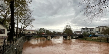 doganin gucune karsi bartin siddetli yagislarla su seviyesi 6 metreye ulasti aUU7l7x4.jpg
