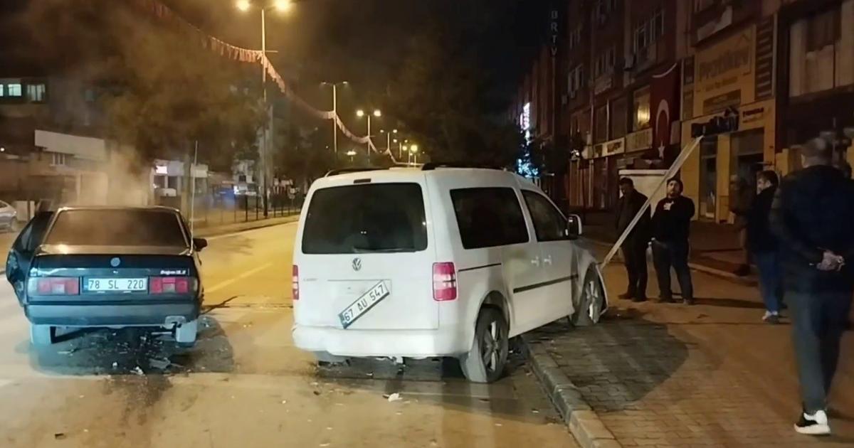 dur ihtarina uymadi ortaligi birbirine katti olayin adresi karabuk gX39qTg1.jpg