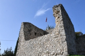 duzceden tarih fiskiriyor deniz kenarindaki kale turistlerin vazgecilmesi oldu jdHDQshR.jpg