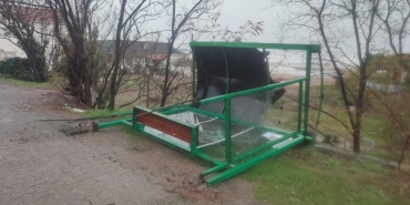 sakaryanin ilcesini firtina vurdu catilar uctu evleri su basti GM5hdN3W.jpg