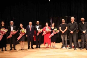 turgut baskan cumhuriyeti siz genclere emanet etti EItU5Oth.jpg