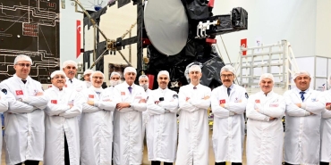 turkiyenin uzaydaki bagimsizliginin simgesi turksat 6a Zx2pfbk1.jpg