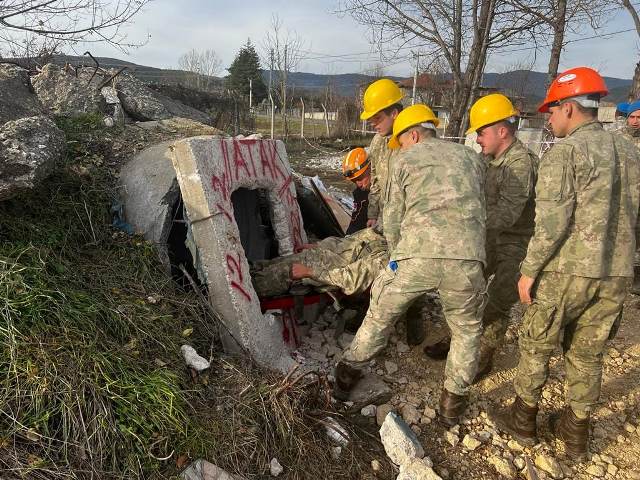 Bolu'da arama ve kurtarma eğitimi düzenlendi