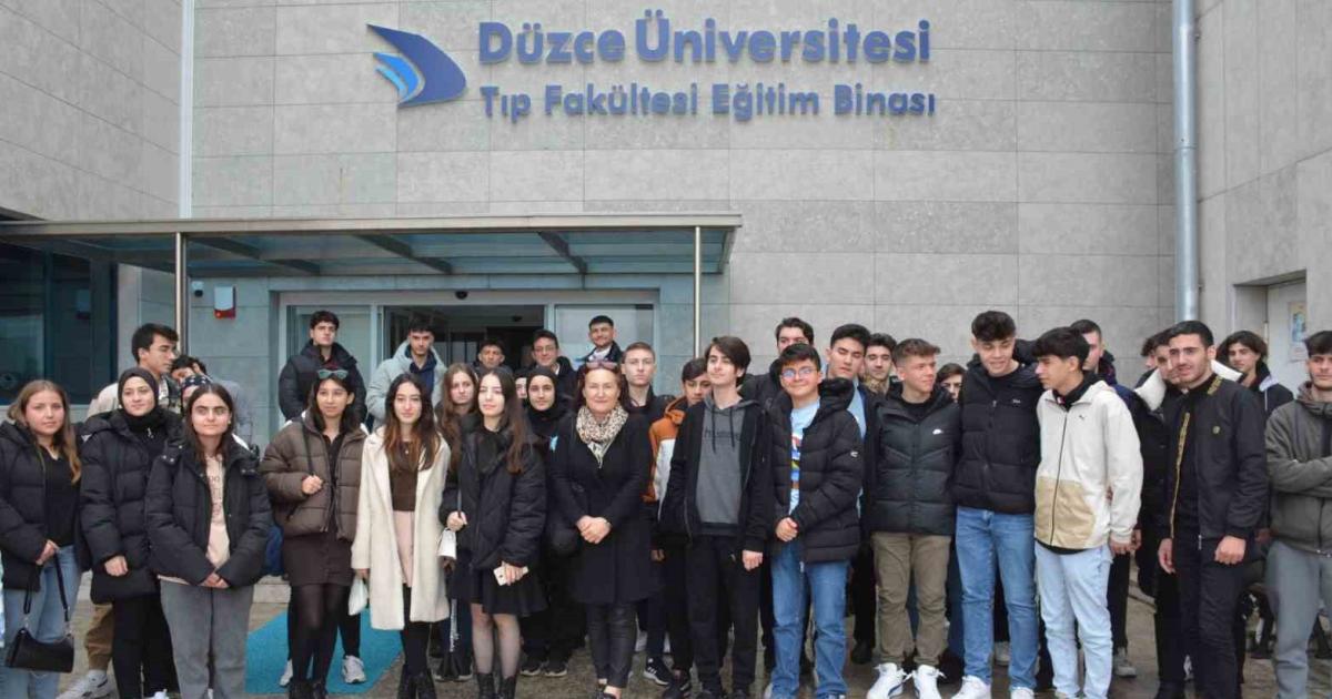 gelecegin universitelileri duzceye geldi HmGk372S.jpg