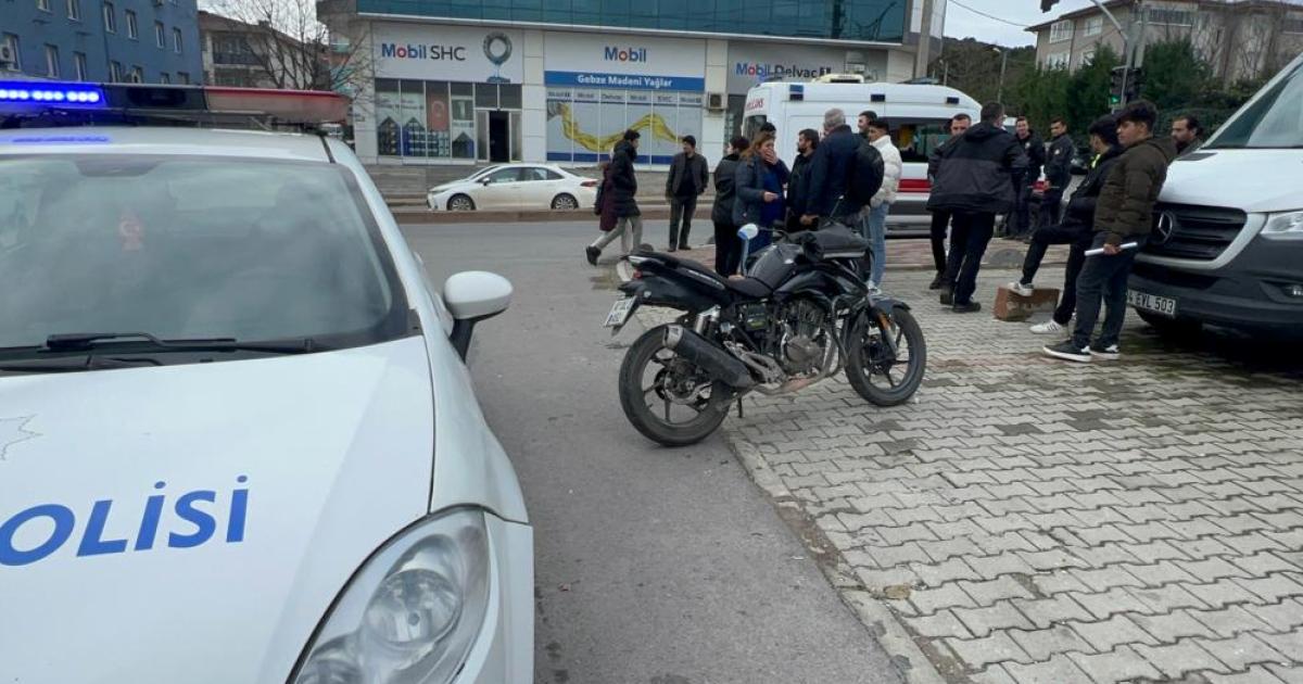 kocaelide motosiklet kazasi surucu hastanelik oldu iNAz5LpS.jpg