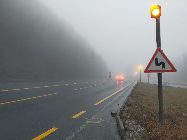 Bolu Dağı'nda sis ve sağanak etkili oldu