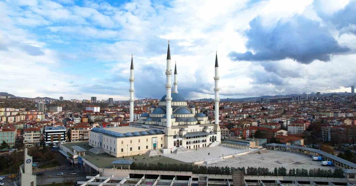 ankaranin muhtesem simgesi kocatepe camii havadan goruntulendi p6BjHEYb.jpg