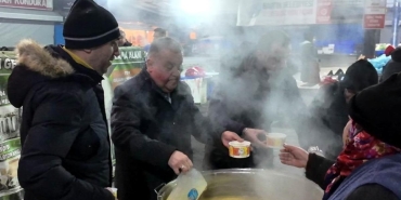 bartinda pazar yerinde corba ikrami alkislandi T8ugeLFV.jpg