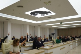 bilecik belediye meclisinde ortalik karisti melek baskandan tepki pyeTMB8S.jpg