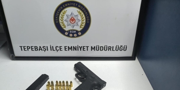 eskisehirde polise karsi gelenlerden silah cikti YNDpVXsY.jpg