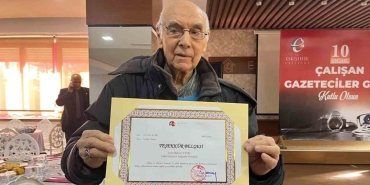 gazetecilikte yasin siniri yok 91 yasindaki ridvan uysala tesekkur belgesi verildi Wbn9p1lO.jpg