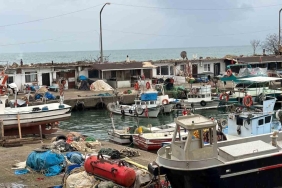 karadenizin tekneleri denizin sogumasini bekliyor dezPHU1i.jpg