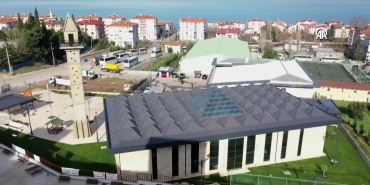 kocaelideki bu cami kus yuvali minaresiyle dikkat cekiyor M4sTOuLz.jpg