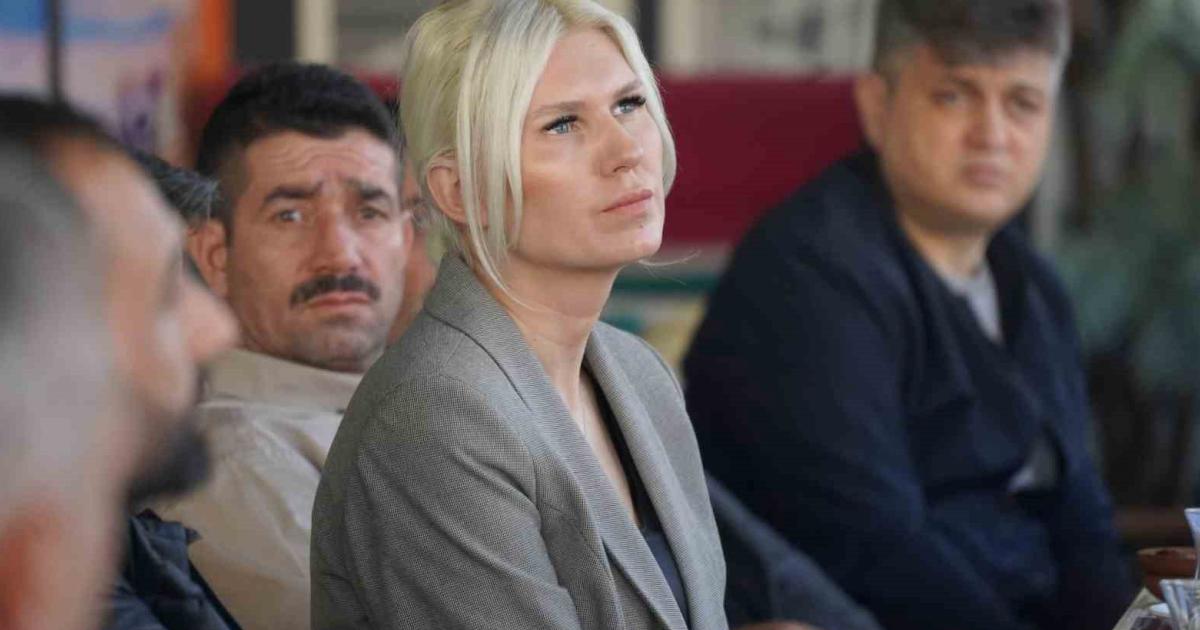 melek baskan insaatcilarla bulustu AnDsStzR.jpg