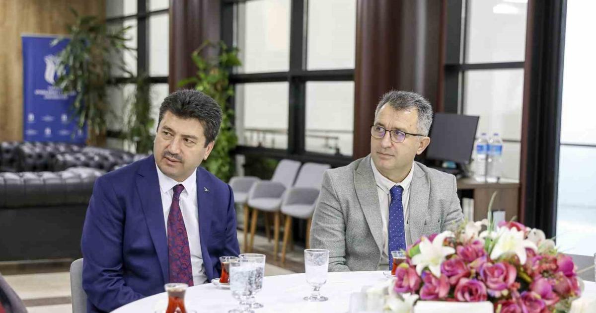 sakarya fikir sofrasinda enteresan seyler konusuldu jtFYExjT.jpg