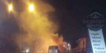 sakaryada bir arac aley alev yandi KciUAudT.jpg