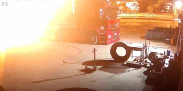 sakaryada trafo patlamasi bomba gibi patladi 1N8BcuUt.jpg