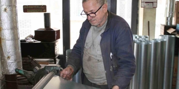 soba tamirciligi dogalgazin golgesinde ayakta 60 yildir bu meslegi yapiyor U9jReGvq.jpg