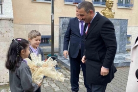 zonguldakli ogrencilerin karne sevincini vali hacibektasoglu ile paylasti CiakuULG.jpg