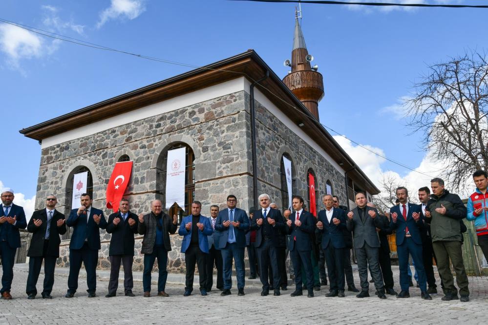 Asırlık Cami Kıbrıscık