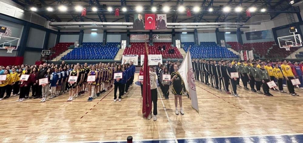 Bolu Basketbolcuları Düzce'de Şampiyonluk Yarışına Girdi