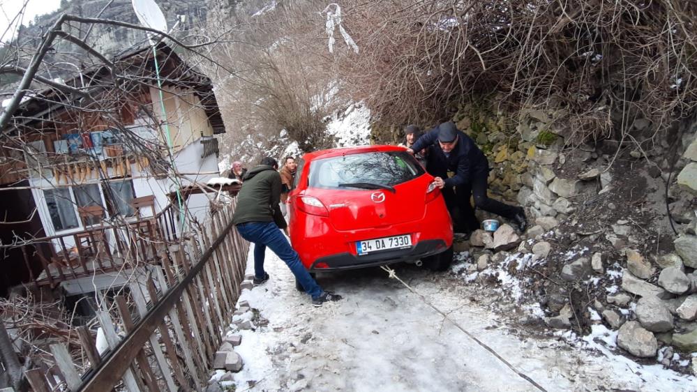 İstanbul'dan Bolu'ya Tatile Gelen Aile Ölümden Döndü