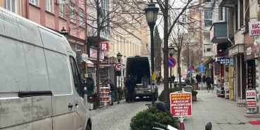 ara sokaklarda dakikalarca duraksayan araclar suruculeri cileden cikardi wcF7neEw.jpg