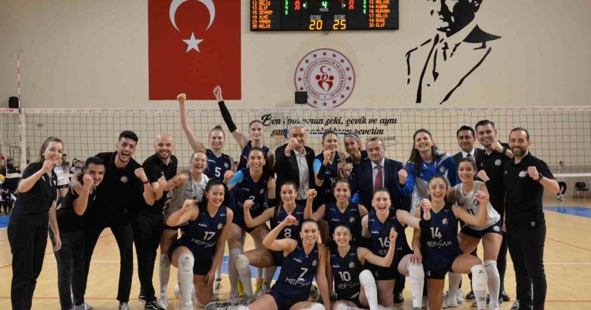 bilecik kizlari ceyrek final galibiyetini cebine koydu 8NrGfJF1.jpg