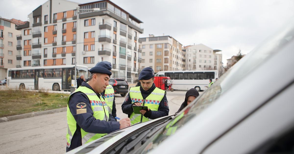 corumda gundem olan gelisme onlarca servis araci trafikten men edildi e2TFxNhl.jpg