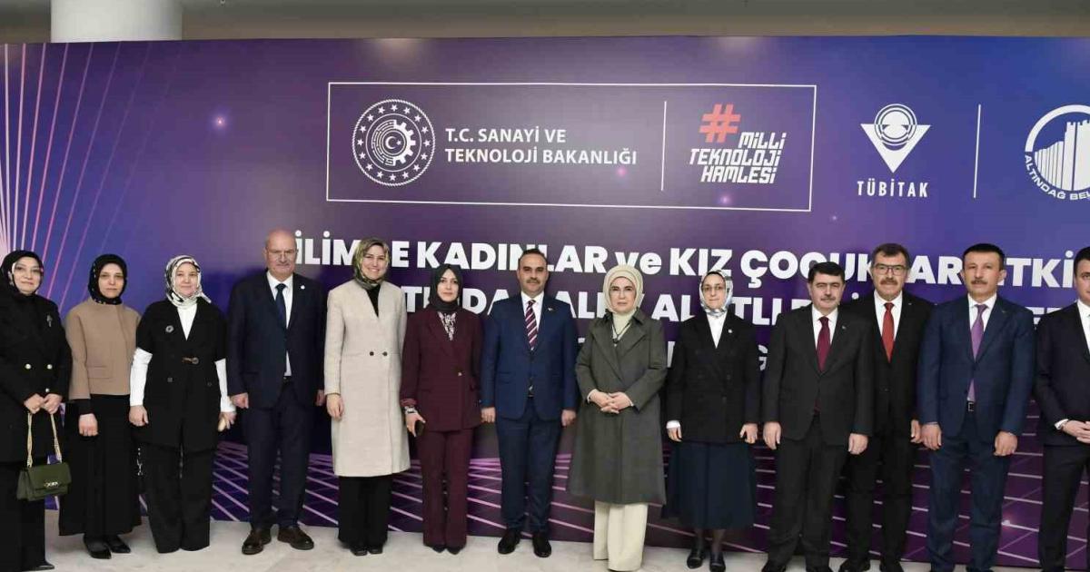 emine erdogan altindagda acilis yapti mvL5C4n5.jpg
