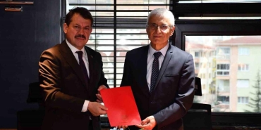 eskisehir cumhuriyet bassavciligi ve estu ortak protokol anlasmasina vardi nLyhaXbM.jpg