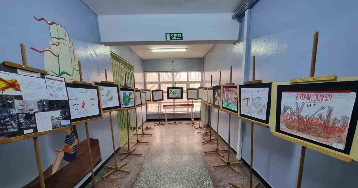 eskisehirde deprem sehitleri temali resim ve sergi duzenlendi pRdn87TM.jpg