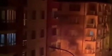 eskisehirde park halindeki arac cayir cayir yandi VsG2Hq3z.jpg