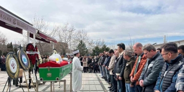 eskisehirde trafik kazasinda olen anne ve kizi defnedildi iHtFjTSs.jpg