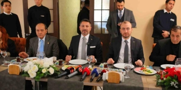 genc baskan tepebasinin yuzunu guldurecek Juzf3uTk.jpg